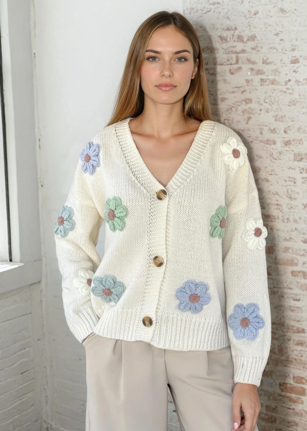 Cosy 3D Flower White Cardigan